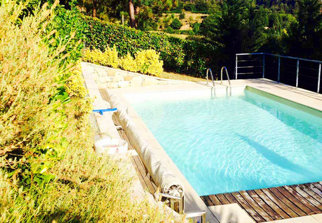 Piscina Privada Casa Férias Gerês Natureza