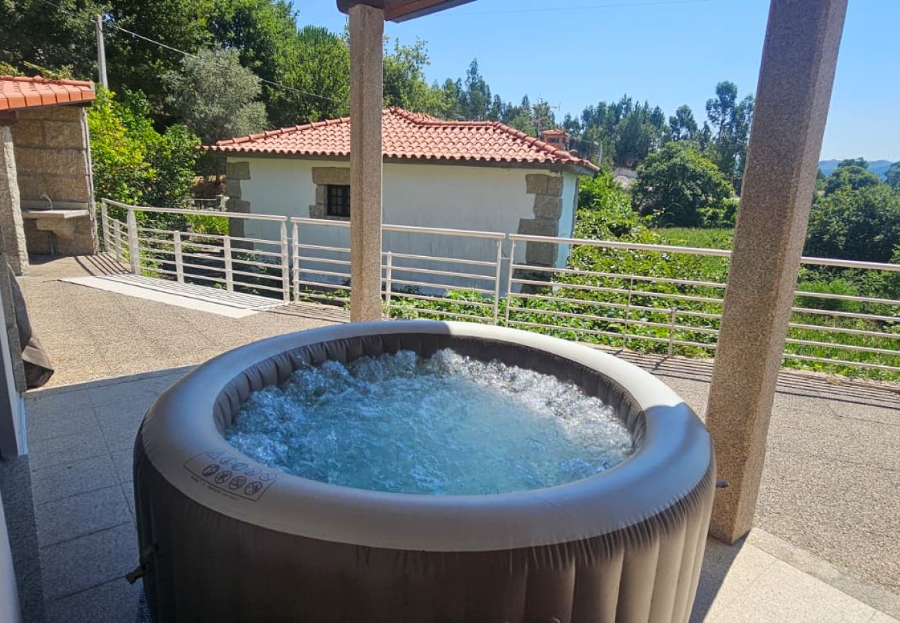 Casa rural em Rio Caldo - Casa Oliveira e Quinteiro