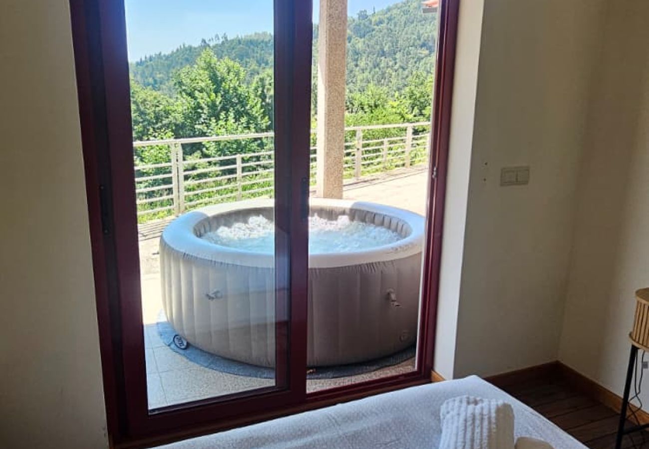 Casa rural em Rio Caldo - Casa Oliveira e Quinteiro