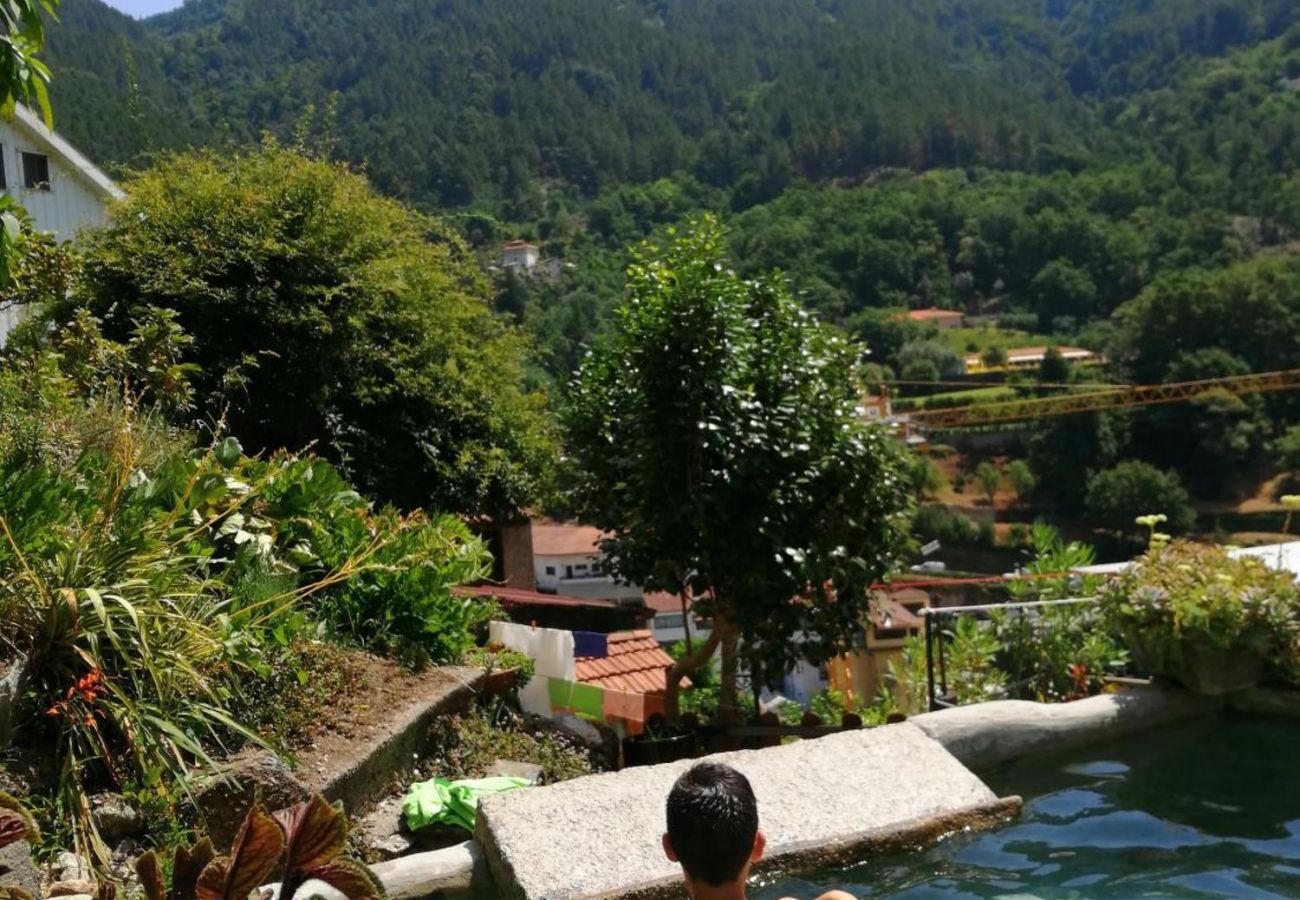 Casa rural em Gerês - Tea House Gerês