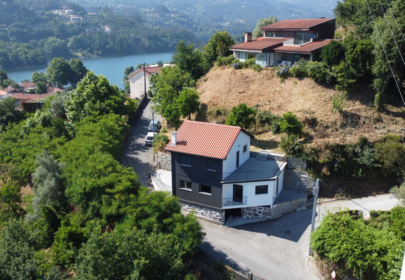 Casa em Gerês - Casa da Cruz