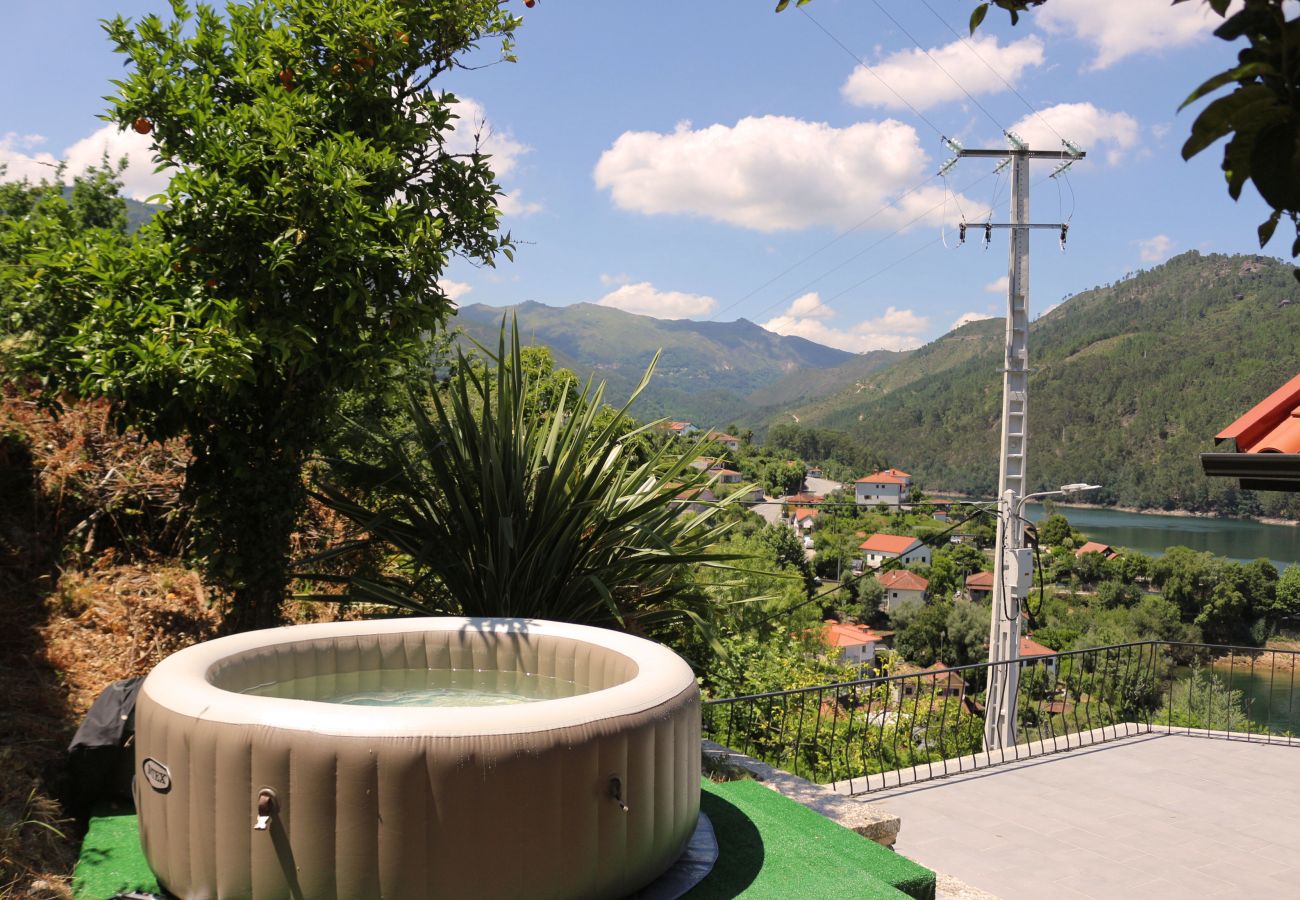 Casa em Gerês - Casa da Cruz