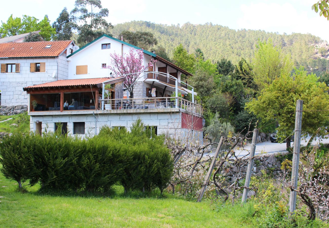 Rent by room in Gerês - Quarto - Casa do Criado