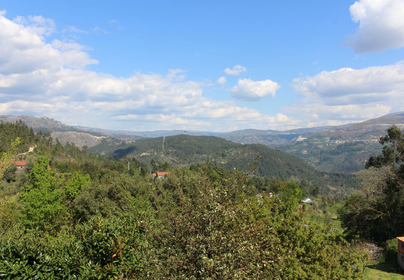 Rent by room in Gerês - Quarto - Casa do Criado